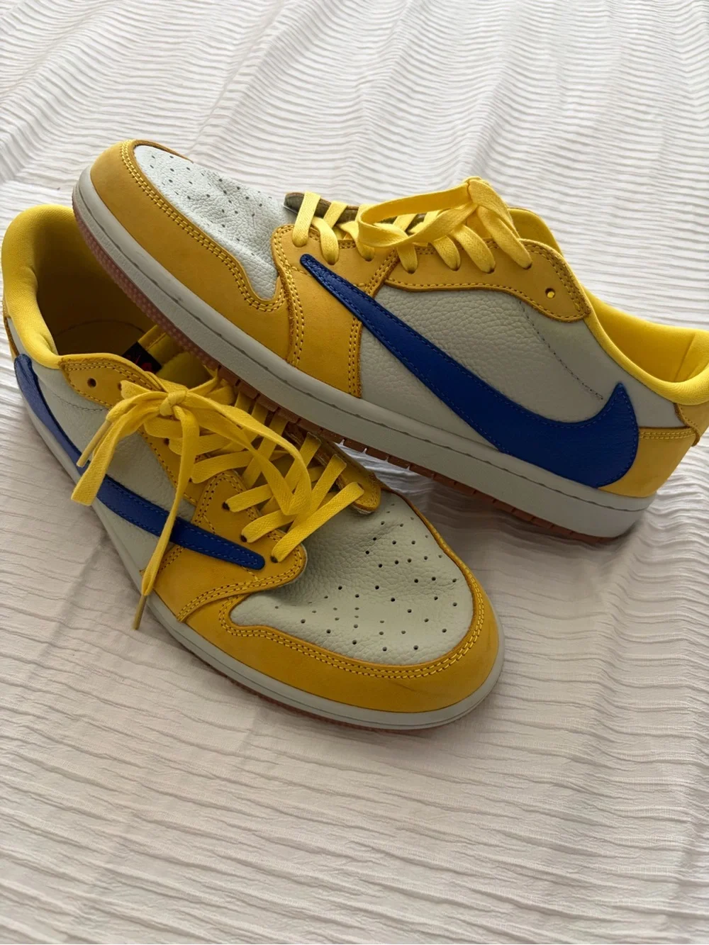 Jordan 1 Retro Low OG SP Travis Scott Canary Low-Top Sneakers